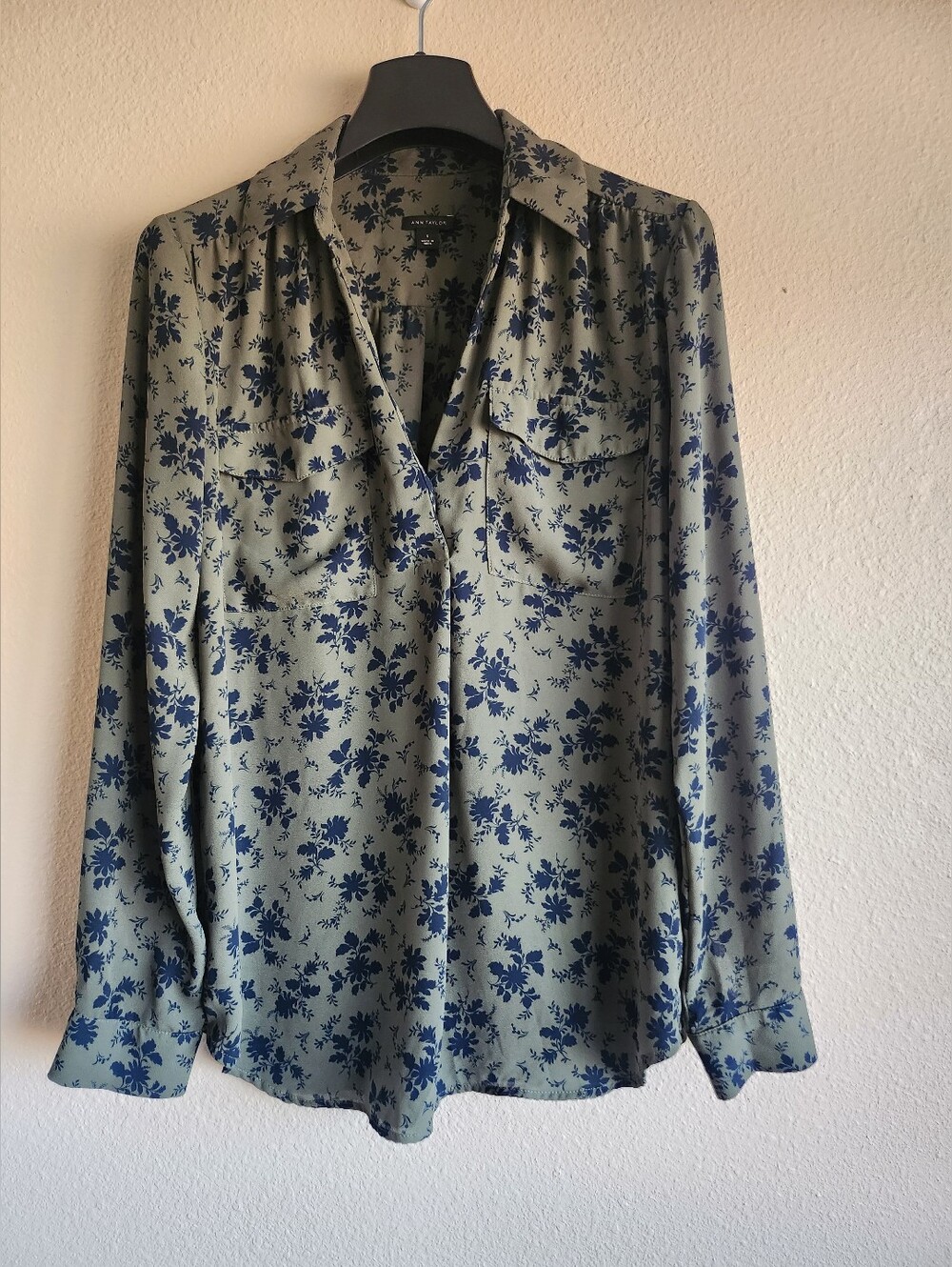 Ann Taylor Floral Utility Blouse Olive Green Navy Size S